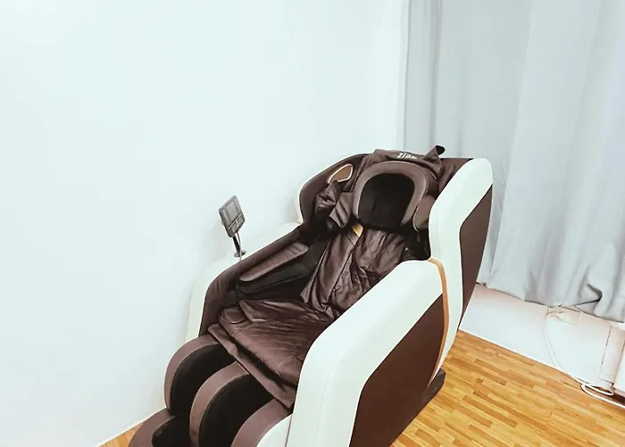 Cozy 2 Bedroom 2 Bath With Netflix And Karaoke Near Mrt Edsa Manila